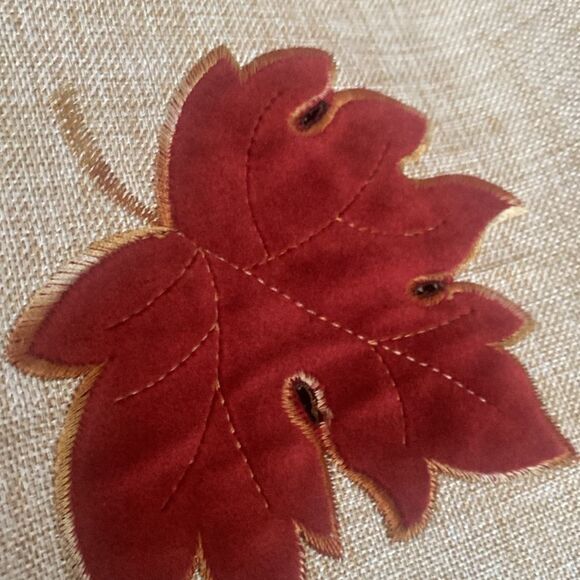 Autumn Leaf Table Runner NWOT - Picture 8 of 8